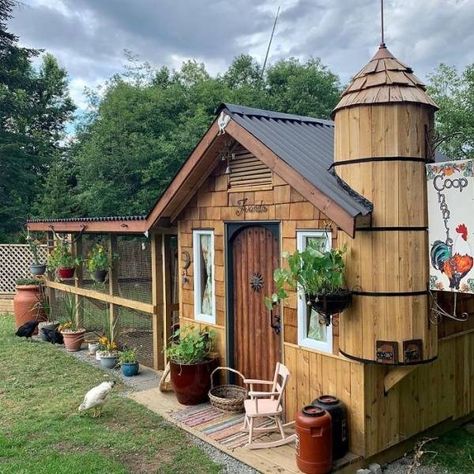 Fine Gallery Of Creative Chicken Coops - I Can Has Cheezburger? Chicken Coops And Gardens, Luxurious Chicken Coop, Craftsman Chicken Coop, Epic Chicken Coop, Double Decker Chicken Coop, French Chicken Coop, Chicken Coop Mansion, Western Town Chicken Coop, Amazing Chicken Coop