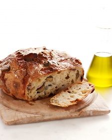 Olive and Cheese Loaf Martha Stewart Olive Cheese Loaf, Martha Stewart Olive Cheese Bread, Martha Stewart Bread Recipes, Gruyere Bread, Olive Loaf, Cheese Loaf, Pot Bread, Skillet Bread, Yummy Bread