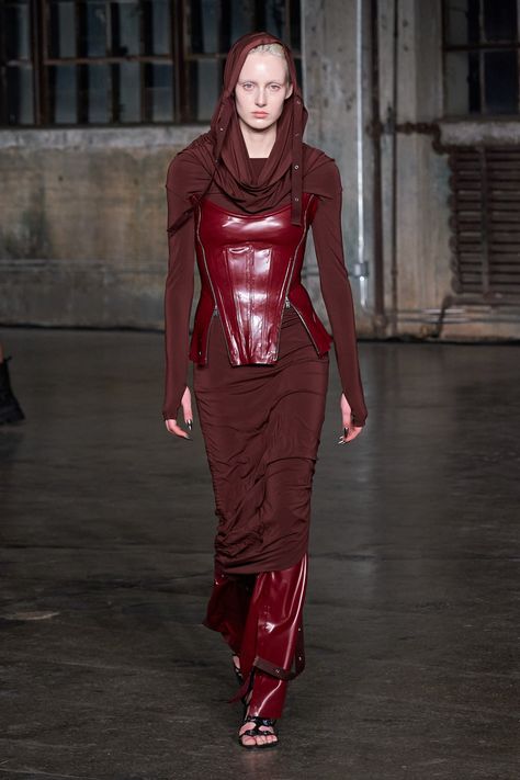 Dion Lee Fall 2022 Ready-to-Wear Collection | Vogue Dion Lee Fall 2022, Dion Lee 2022, Hood Outfit Women, Dion Lee 2023, Dark Subversive, Fashion Runway 2022, Dion Lee Runway, Ladybird Spider, Hijab Editorial