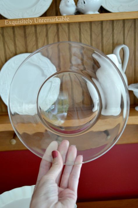 Painting Glass Plates, Glass Plates Crafts, Clear Plate Crafts, Clear Glass Plates Crafts Ideas, Dollar Tree Plate Crafts, Glass Plate Crafts, Decorative Plates Diy, Diy Decoupage Plates, Diy Christmas Plate