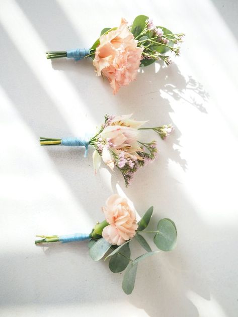 Wedding Boutonniere Ideas, Pastel Boutonniere Wedding, Spring Wedding Boutonniere, Pastel Buttonholes, Wildflower Buttonholes, Simple Buttonhole, Spring Boutonniere, Peach Boutonniere, Buttonholes Wedding