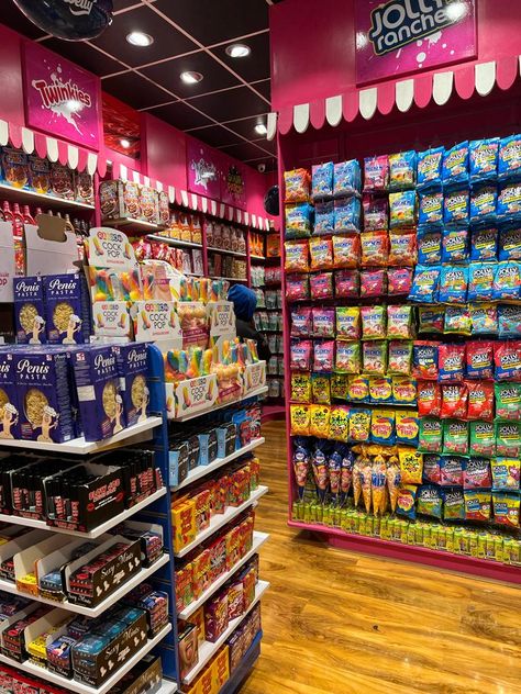 #candy #storage #london Candy Store Design, Candy Stash, Candy Salad, Blue Snacks, Candy Room, Birthday Snacks, Chocolate Candy Recipes, Candy Storage, Kids Cafe