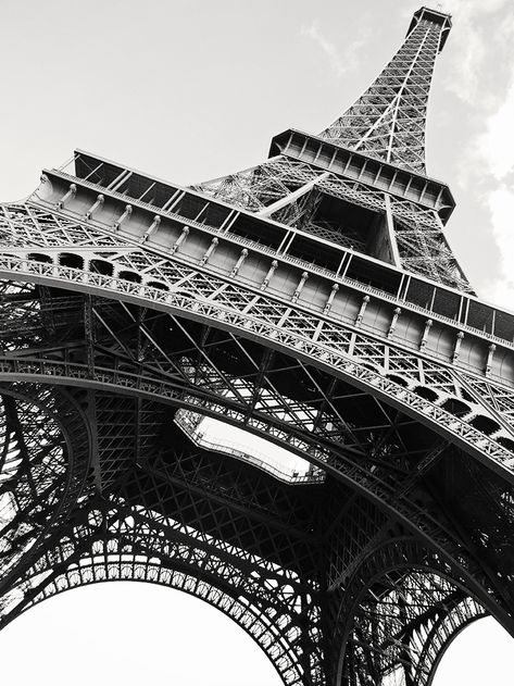 Foto Muro Collage, France Architecture, Eiffel Tower In Paris, Paris Black And White, Tower In Paris, Foto Langka, Black And White Photo Wall, Black And White Picture Wall, Paris Wall Art