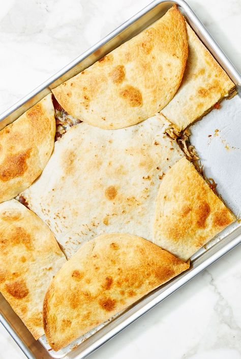 Chicken Quesadilla Sheet Pan, Buffalo Chicken Sheet Pan Quesadilla, Sheet Pan Quesadilla Recipes, Sheet Pan Quesadillas Chicken, Pan Quesadilla Recipe, Chicken Fajita Quesadillas, Sheet Pan Quesadilla, Pan Quesadilla, Sheet Pan Quesadillas