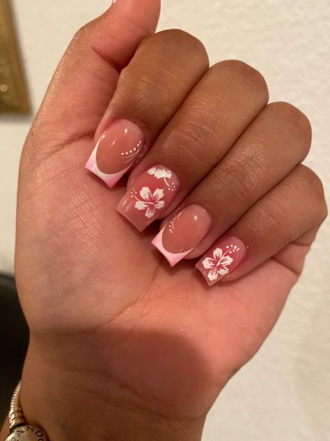 Nails Summer 2024 Square, Short Square Acrylic Nails Charms, Short Nails With Hibiscus Flower, Summer Nails Inspo 2024 Square, Girly Acrylic Nails Short Square, Cute Summer Nail Designs For Short Nails, Birthday Biab Nails Designs, Cute Short Acrylics, Square Nails Inspo Aesthetic