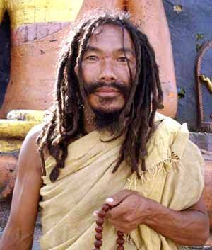 Tibetan yogi Pema Dorje Jason Momoa Aquaman, Hair Evolution, Dreadlock Hairstyles For Men, Lisa Bonet, Stargate Atlantis, Dreadlock Hairstyles, Jason Momoa, Aquaman, Beard Styles