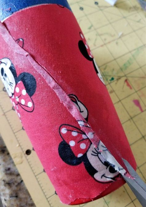 diy fabric tumbler #fabriccrafts #minniemouse Fabric Tumblers Ideas, Fabric Tumblers, Disney Tumbler, Minnie Mouse Fabric, Glitter Projects, Red Spray Paint, Epoxy Crafts, Epoxy Resin Diy, Epoxy Tumblers