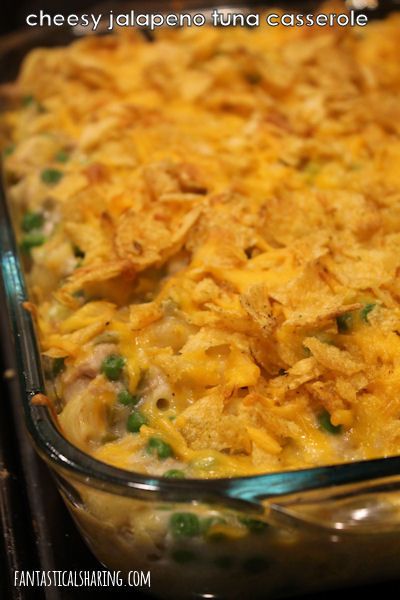 Cheesy Jalapeno Tuna Casserole // Boring tuna noodle casserole, begone! This casserole is spicy and cheesy in all the best ways! #recipe #jalapeno #tuna #casserole #maindish #pasta Spicy Tuna Noodle Casserole, Spicy Tuna Casserole, Spicy Casserole Recipes, Pasta Cream Of Mushroom Soup, Seafood Pie Recipe, Seafood Pasta Salad Recipe, Corkscrew Pasta, Casseroles Recipes, Fish Meals