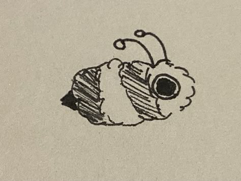 Fuzzy Bee Drawing, Fluffy Bee Drawing, Bees Drawing Cute, Mole Cartoon Drawing, Cute Bee Doodle, Bee Doodle Simple, Little Animals Drawings, How To Draw A Bee, Bumble Bee Doodle