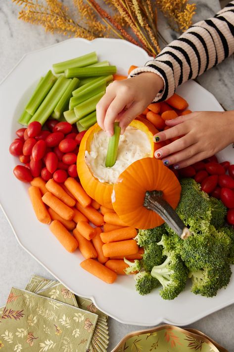 Pumpkin Shaped Veggie Tray, Halloween Veggies And Dip, Fall Veggie Platter, Veggie Trey, Fall Veggie Tray, Pumpkin Veggie Tray, Halloween Veggies, Pumpkin Throwing Up, Halloween Veggie Tray