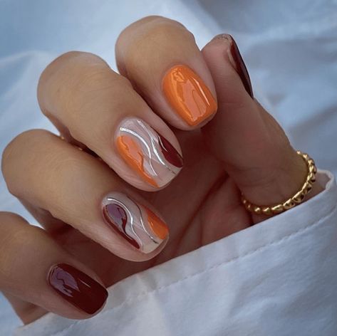 50+ Fall Short Nail Designs You Need To Try; swirl nails! This includes fall nails short, fall nails short gel, fall nails short acrylic, fall nails short simple, fall nails short 2023, fall nails short design, short nails fall colors, short nails fall trends, short nails fall trends 2023 & more! This also includes short nails fall ideas, short nail fall inspiration, short nails fall manicure, short nails, fall nails, fall nails short square & more! #shortnailsfall #fallnails #shortnails November Gel Nails Short, November Gel Nails, Short November Nails, November Nails Ideas, Fall Nails Short, Fall Nails 2023, Nails November, Unghie Sfumate, Kutek Disney