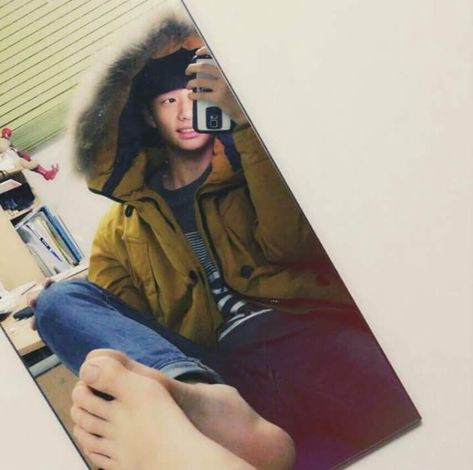 Hyunjin predebut pic ●●  Stray Kids Hyunjin Predebut, Kids Mirrors, Hyunjin And In, Savage Kids, Pre Debut, Kid Memes, Kids Icon, Hwang Hyunjin, Homeless Children