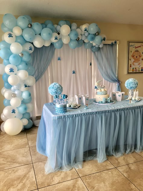 Boy Baby Shower Centerpieces, Idee Babyshower, Boy Baby Shower Ideas, Baby Shower Deco, Baby Shower Decorations For Boys, Birthday Balloon Decorations, Boy Baby Shower Themes, Fiesta Baby Shower, Boy Decor