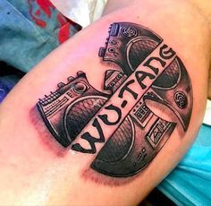 Hip Hop Tattoo Ideas, Rap Tattoo Ideas, Wutang Tattoo, Hiphop Tattoo, Rap Tattoo, Wu Tang Tattoo, Hip Hop Tattoo, Bodysuit Tattoos, Yakuza Tattoo