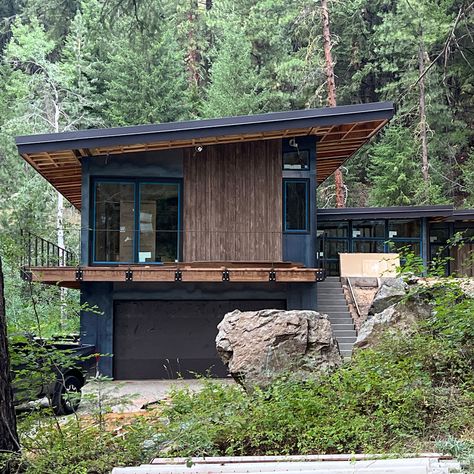 Modern Mountain Home Design | Prentiss Balance Wickline Modern Mountain Architecture, Sloped House Design, Mountain Modern Interior Design, Hill House Design, Modern Mountain Home Exterior, Mountain Home Design, Modern Mountain Cabin, Modern Rustic Cabin, Modern Cabin House