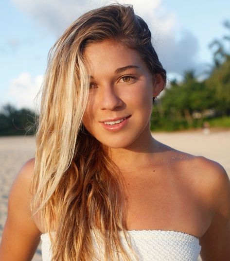 Hawaiian Surfing Royalty, Coco Ho [2021 Update] Players Bio - Mark Mcmorris, Coco Ho, World Surf League, Film Blue, Professional Surfers, Female Surfers, Triple Crown Winners, Soul Surfer, Surfer Magazine