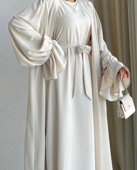 Modest Fashion Muslim, White Abaya, Islamic Fashion Dresses, Modest Summer Fashion, Modest Dresses Fashion, Modest Casual Outfits, Hijabi Fashion Casual, Fashion Sketches Dresses, Fashion Top Outfits