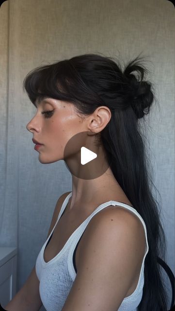 Johanna F. Herrstedt on Instagram: "Stop flexing your muscles Johanna, you look like an imbecile 🙄 Anyway, another day another messy bun, but this time half up half down   #messybun #halfuphalfdown #longhairstyles" Half Up Half Down Hairstyles Messy, Wispy Bangs Half Up Half Down, Half Updo With Bangs, Half Up Half Down Hair Messy, Bun With Bangs Hairstyles, Messy Half Up Half Down, Space Buns Half Up Half Down, Messy Half Bun, Half Up Bun Hairstyles