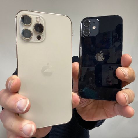 Apple's new phones: First look at iPhone 12 Pro Max and iPhone 12 Mini I Phone 12pro, I Phone 12 Mini, Iphone12 Mini, Iphone Texts, Free Iphone Giveaway, Iphone Life Hacks, Iphone Life, Best Mobile Phone, Phone Inspo