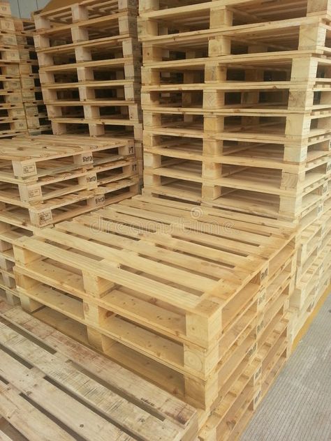 Shipping Pallets, Animation Illustration, Graphics Animation, Show Room, Work Gear, 14th Birthday, Wooden Pallets, Dream Board, Motion Graphics