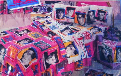 Your room was DECKED. OUT. You had full-on NKOTB bedding: bedsheets, comforter, pillowcases, shams... Jordan Knight, Childhood Days, 90s Childhood, New Kids On The Block, Oldies But Goodies, Kids On The Block, 90s Kids, Best Memories, Me Time