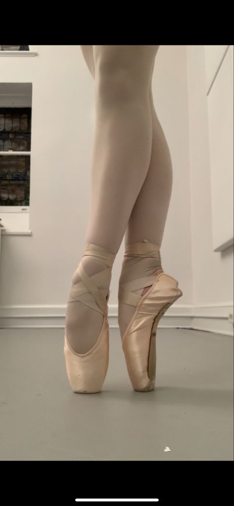 Nikolay Pointe Shoes, Ballet Pointe Shoes Aesthetic, Point Shoes Aesthetic, Pointe Shoes Aesthetic, New Pointe Shoes, Demi Pointe, Point Ballet, Beginner Ballet, Ballet Inspired Fashion