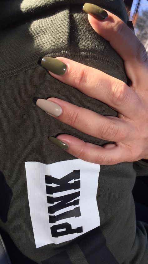 Olive green coffin nails Olive Nails, Green Nail, Colorful Nail Designs, Dope Nails, Nail Arts, Creative Nails, Matte Nails, Kourtney Kardashian, Khloe Kardashian