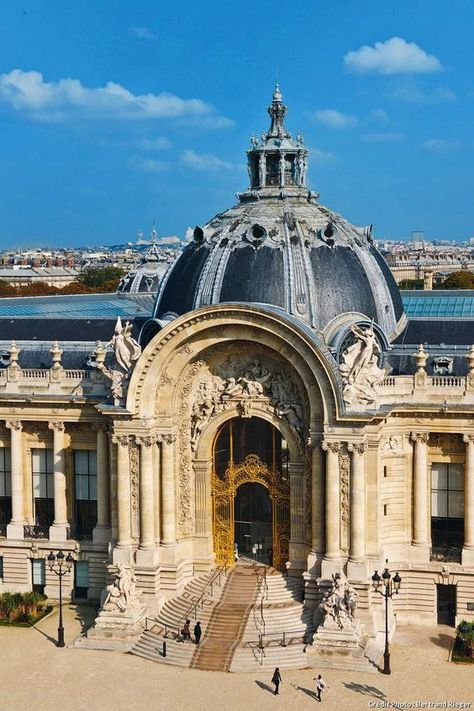 Petit Palais Paris, Architecture Parisienne, France Architecture, Architecture Cool, Architecture Antique, European Palace, Le Louvre, Champs Élysées, Paris Architecture