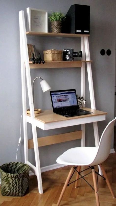 Use a multi purpose ladder to add space to your bedroom. Here are more ways you can use shelves in the bedroom to save space! Diy Corner Desk, Desk Workspace, Ladder Desk, Små Rum Lidt Plads, Kids Desk, Small Home Offices, Table Office, Study Nook, Small Study