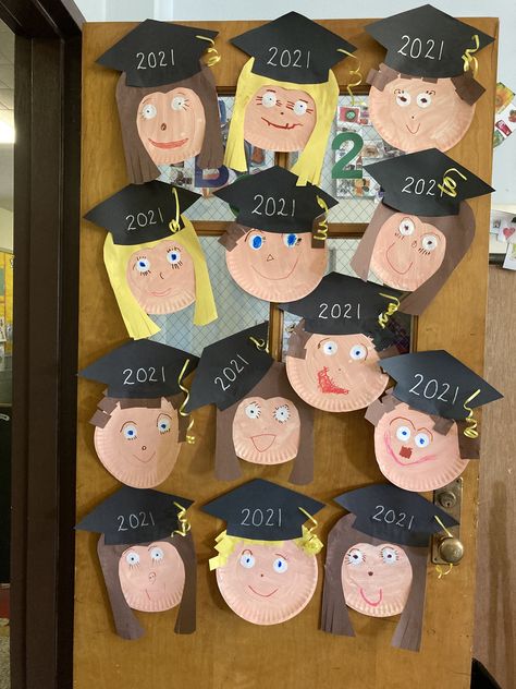 Graduation Crafts Preschool Kindergarten, Graduation Crafts Kindergarten, Graduation Theme For Preschool, Graduation Activities For Preschool, Preschool Graduation Crafts Pre K, Prek Graduation Craft, Kindergarten Graduation Craft Ideas, Preschool Graduation Art Projects, Pre K Graduation Crafts For Kids