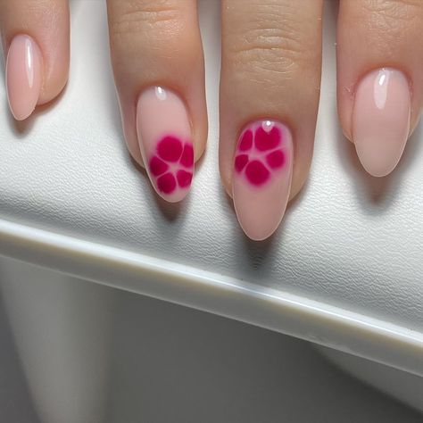 Almond Blooming Gel Nails, French Tip Blooming Gel, Beginner Nail Designs Gel, Nail Ideas With Blooming Gel, Nail Designs With Blooming Gel, Easy Blooming Gel Nail Art, Blooming Effect Nails, Xxs Almond Nails, Short Blooming Gel Nails