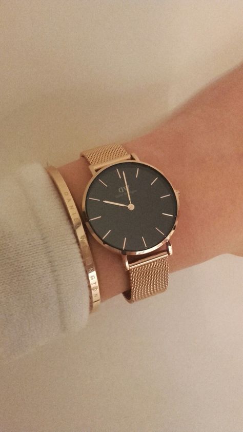 Elegant Watches Women Classy Simple, Wrist Watch Aesthetic, Watch Women's Classy, Watches Women Fashion Classy, Women Watches Classy Elegant, Women Watches Classy, Trendy Watches Women, Trendy Watches Women Fashion, Daniel Wellington Watch Women