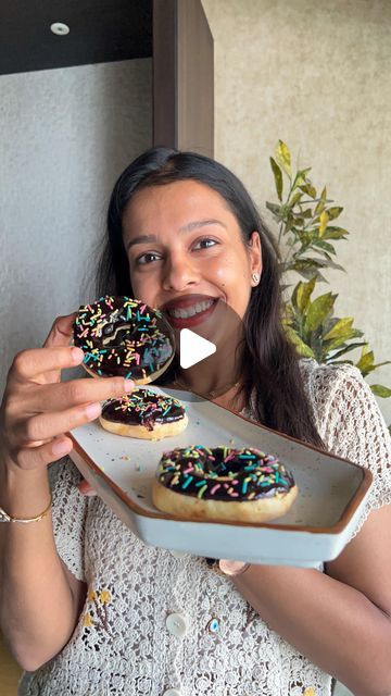 Do Nuts Donut Recipes, Doughnut Recipe Easy No Yeast, Homemade Donuts Recipe Easy Fried, Donut Recipe Without Eggs, Donut Recipe No Yeast, Glazed Donut Holes, Chocolate Glazed Donuts Recipe, Desserts Without Eggs, Donuts Homemade