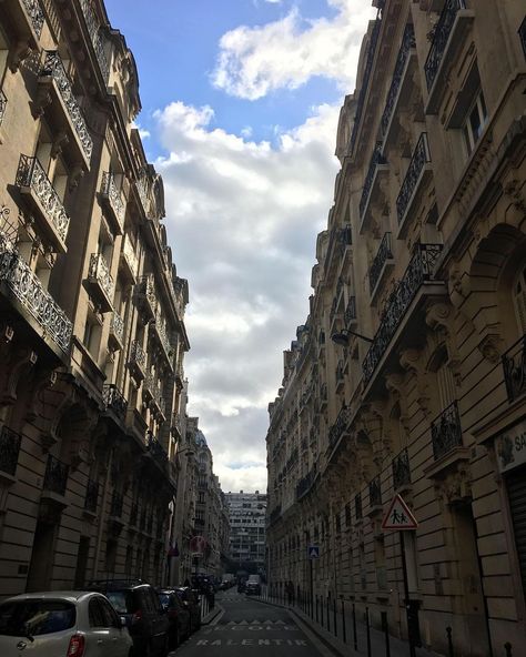 Yamini and her 📷 on Instagram: “A walk about Paris will provide lessons in history, beauty and in the point of life - Thomas Jefferson ✨ . . . . #aesthetic #paris…” Thomas Jefferson Aesthetic, Samuel Seabury, The Point Of Life, Point Of Life, Hercules Mulligan, Eliza Schuyler, Aesthetic Paris, John Laurens, About Paris