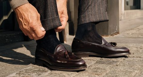 Check out our ultimate guide to tassel loafers, including our pick of the best men's tassel loafers to buy in 2022. Brown Tassel Loafers Men Outfit, Alden Tassel Loafers, Tassel Loafers Men Outfit, Men’s Loafers Outfit, Loafer Outfit Men, 70s Fashion Mens, Tassel Loafers Men, Loafers Outfits, Mens Tassel Loafers