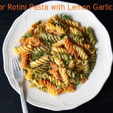 Rotini Pasta Recipes, Quick Pasta Sauce, Pasta With Lemon, Tri Color Pasta, Lemon Garlic Butter Sauce, Lemon Garlic Pasta, Lemon Garlic Sauce, Light Pasta, Vegan Parmesan Cheese