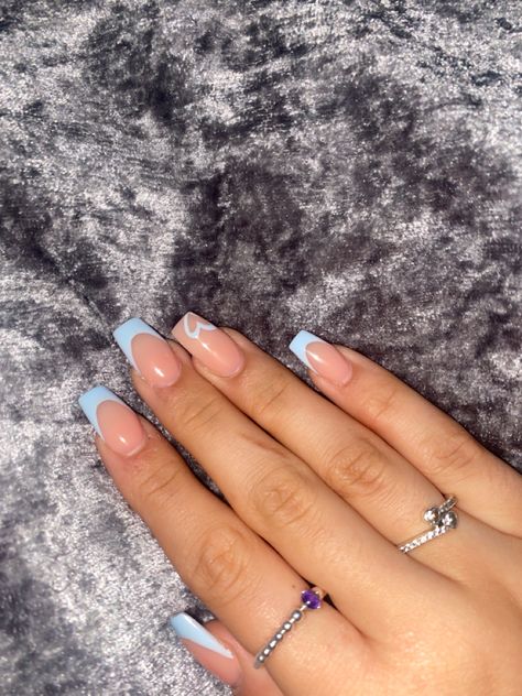 Medium Acrylic Nails Coffin Ideas Simple, Sqaire Tip Nails, Simple Blue French Tip Nails, Acrylic Nails Ideas Light Blue, Basic Nail Ideas Acrylic, Baby Blue Nail Design Ideas, Blue And White Acrylic Nails Design, Nails For Dominican Republic, Nail Inspo Trendy Blue