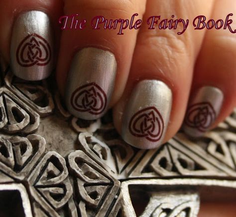 St Patrick's Countdown - silver and heart Celtic nail art Celtic Nail Art, Cat Nail Art, Irish Country, Art Nail Art, Celtic Culture, Paws And Claws, Cat Nails, Fairy Book, Nail Polish Designs