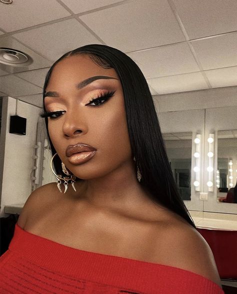 Megan Thee Stallion Makeup, Purple Makeup Looks, African American Beauty, The Europe, Learn Makeup, Birthday Makeup, Megan Thee Stallion, Favorite Makeup, Creative Makeup Looks