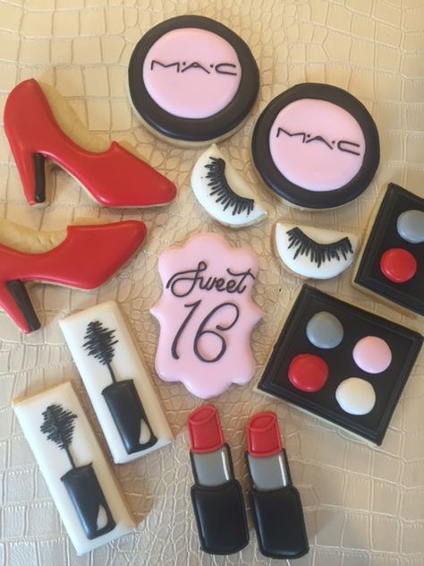 Make Up Cookies Royal Icing, Make Up Cookies Decorated, Girly Cookies Decorated, Makeup Cookies Decorated, Make Up Cookies, Beauty Cookies, Makeup Cookies, Sweet 16 Cookies, Spa Cookies