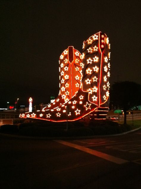 Christmas Time in Texas.  Are these the boots at the mall in San Antonio? Country Star Aesthetic, Texas Astethic, San Antonio Texas Aesthetic, San Antonio Aesthetic, Texas Vibes, Christmas In Texas, Christmas Texas, Texas Aesthetic, Texas Boots