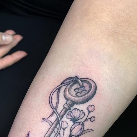 Danielle Diane on Instagram: "Coraline key for Silvia! Thanks for coming in last minute :)  ft. some v stubborn stencil  #art #instaart #artist #tattoo #tattooartist #ink #illustration #illustrativetattoo #blackwork #fineline #finelinetattoo #coraline #coralinetattoo #key #traditional #traditionalart #artistsofinstagram #ladytattooers #tattoos #halloweentattoo #barrie #barrietattoos #barrieartist #witch #witchtattoo #pagan #fyt #halloween" Coraline Key Tattoo, Coraline Key, Coraline Tattoo, Key Tattoo, Witch Tattoo, Artist Tattoo, Ink Illustration, Thanks For Coming, Halloween Tattoos