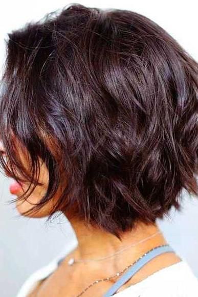 Textured Layers | Short and stylish. Short hairstyles are so much more manageable than long ones, especially during the hot summer months. The good news is that short hair doesn’t have to age you, and with these short haircut ideas from 2017, you’ll have the most stylish haircut among your friends. Even if you’ve been rocking a bob for years, these hairstyle ideas will update your look for 2017. These are the best short looks trending on Pinterest right now. After seeing these short hairstyles, Popular Short Hairstyles, Layered Hairstyles, Layered Bob Hairstyles, Hair Styles 2017, Best Short Haircuts, Short Bob Haircuts, 짧은 머리, Short Hair With Layers, Short Bob Hairstyles