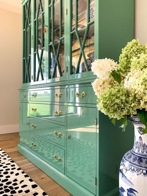 Upcycling, Emerald Green China Cabinet, Painted China Cabinet Ideas, Refinished China Cabinet, Green China Cabinet, Antique Painted Furniture, Painted China Cabinet, China Cabinet Redo, China Cabinet Makeover