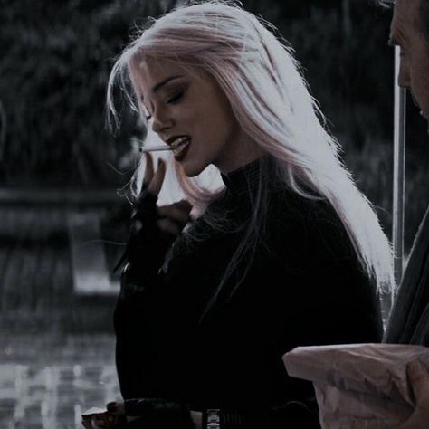 Crescent City, Blonde Women, Amber Heard, The Villain, Grunge Aesthetic, White Hair, Blonde Girl, Dark Aesthetic, Aesthetic Girl