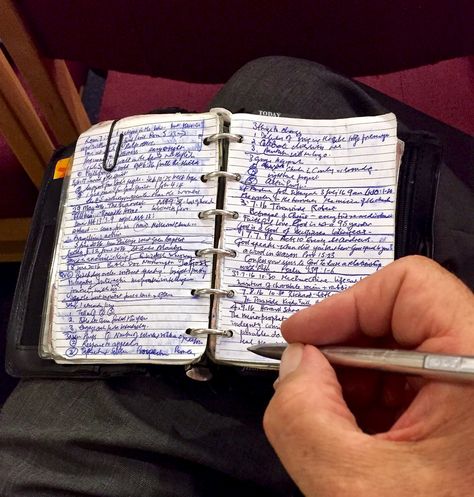 I'm at Crawley Baptist Church; a Townwide service is held in the evening on the first Sunday of the month. Howard, the vicar of Christ the Lord Broadfield, is preaching Filofax Journal, Dr Hannibal, Dr Hannibal Lecter, Buch Design, Commonplace Book, Sermon Notes, Hannibal Lecter, Mini Journal, Handwritten Notes