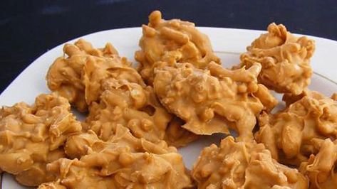 Peanut Butter Haystacks Recipe, Haystacks Recipe, Potato Sticks, Holiday Favorite Recipes, Butterscotch Chips, Peanut Butter Cookies, Potato Chips, No Bake Cookies, Candy Recipes