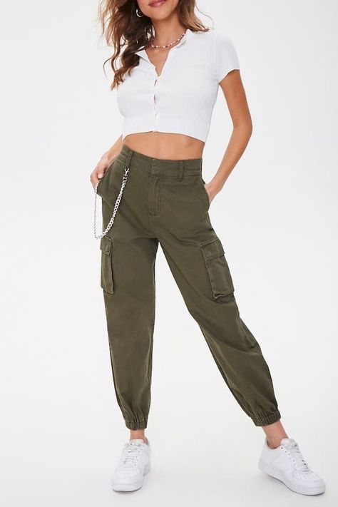 Product photo of green cargo pants from Forever 21 Cute Cargo Pants Outfits, Green Cargo Pants Outfit, Camo Pants Outfit, Green Pants Outfit, Cargo Pants Outfits, Summer Pants Outfits, Cargo Pants Outfit, Outfit 90s, Green Cargo Pants