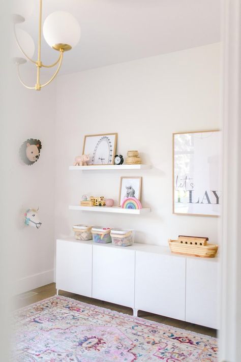 Playroom Guest Room Combo, Playroom/guest Room, Modern Kids Playroom, Vintage Playroom, Toy Room Storage, Family Room Playroom, Playroom/living Room, Loft Playroom, Ikea Playroom