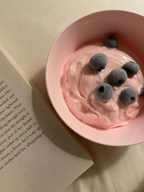 Pink Pilates Princess, Tout Rose, Pink Pilates, Pilates Princess, Think Food, Food Obsession, Smoothie Bowl, Pretty Food, Cute Food